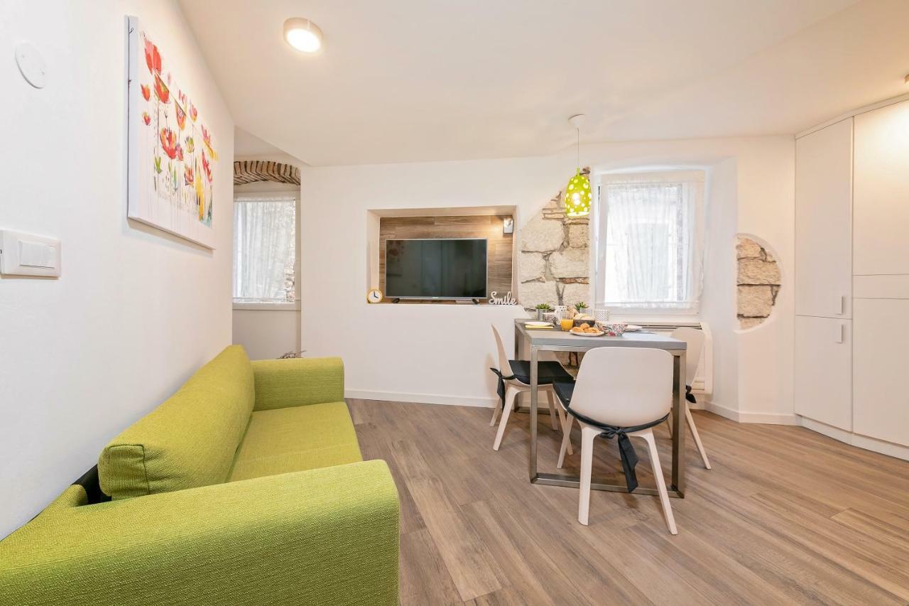 Mariva Downtown Apartment With Free Parking Ровин Екстериор снимка