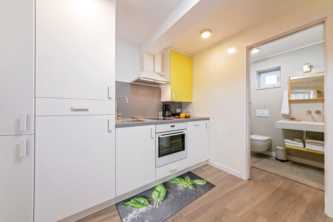 Mariva Downtown Apartment With Free Parking Ровин Екстериор снимка